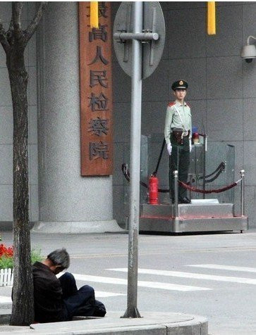 Khoảng cách giàu nghèo, hai mảng tối sáng của một bức tranh