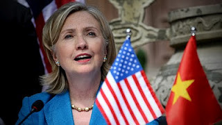 Lần đầu tiên Mỹ nhắc tới lợi ích cốt lõi của mình trên biển Đông được Ngoại trưởng Hillary Clinton đưa ra trong chuyến công du Hà Nội ngày 23/7/2010