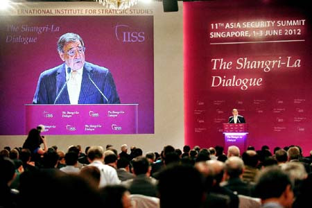 Điều Trung Quốc lo ngại nhất, cuối cùng đã xảy ra theo dự đoán của không ít nhà phân tích: Mỹ tuyên bố điều chỉnh trọng tâm chiến lược quân sự về châu Á - Thái Bình Dương, tăng cường quan hệ quân sự với các nước, đồng thời nhấn mạnh lợi ích cốt lõi của Mỹ ở biển Đông - tự do hàng hải Điều Trung Quốc lo ngại nhất, cuối cùng đã xảy ra theo dự đoán của không ít nhà phân tích: Mỹ tuyên bố điều chỉnh trọng tâm chiến lược quân sự về châu Á - Thái Bình Dương, tăng cường quan hệ quân sự với các nước, đồng thời nhấn mạnh lợi ích cốt lõi của Mỹ ở biển Đông - tự do hàng hải