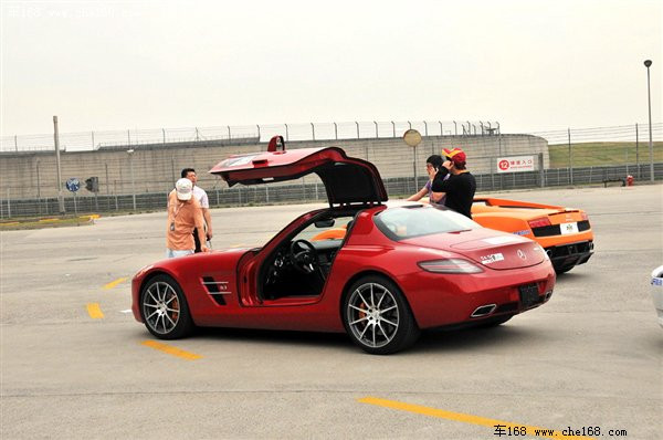 Thiết kế nhiểu kiểu khác nhau Thiết kế nhiểu kiểu khác nhau