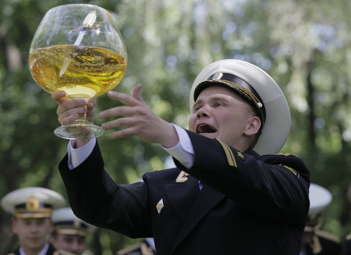 Thế là đã hoàn thành khóa học, từ bây giờ chính thức trở thành sỹ quan Hải quân Liên bang Nga