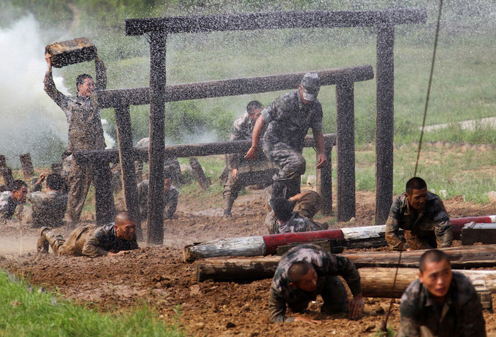 Lực lượng trinh sát đặc nhiệm quân khu Tế Nam rèn thể lực và khả năng thích nghi địa bàn Lực lượng trinh sát đặc nhiệm quân khu Tế Nam rèn thể lực và khả năng thích nghi địa bàn