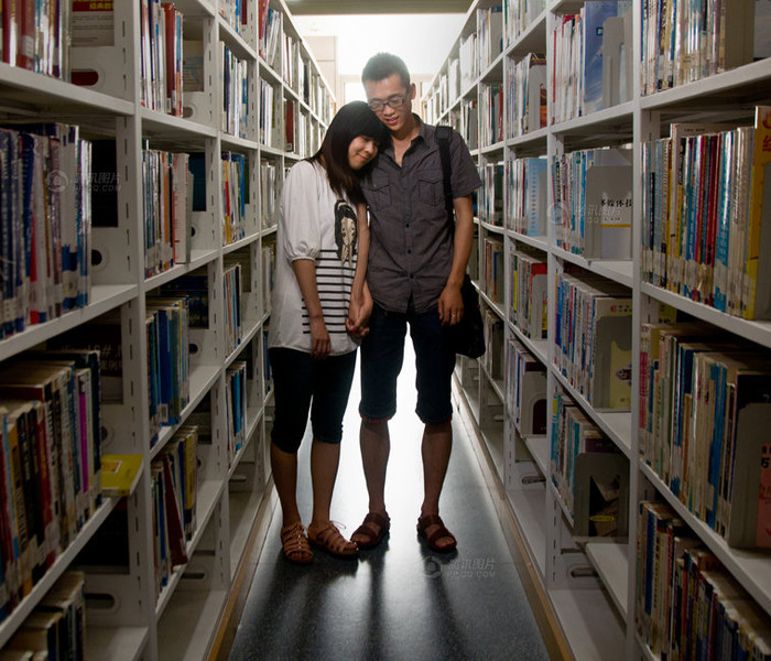 Một cặp tình nhân - tân cử nhân sư phạm quyết định đăng ký kết hôn trước khi xin đi dạy Một cặp tình nhân - tân cử nhân sư phạm quyết định đăng ký kết hôn trước khi xin đi dạy