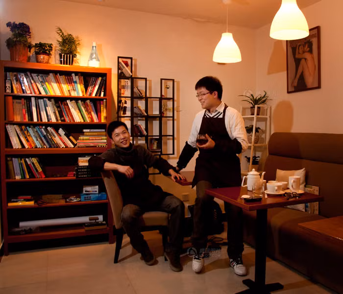 Tốt nghiệp đại học, qua Mỹ học tiếp