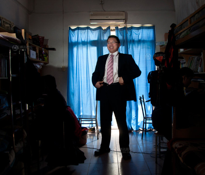 Háo hức chuẩn bị cho ngày đi làm đầu tiên Háo hức chuẩn bị cho ngày đi làm đầu tiên