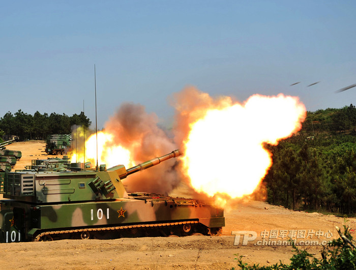 Pháo binh chủ lực lục quân quân khu Nam Kinh khai hỏa