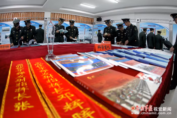 Phòng giáo dục truyền thống của lữ đoàn "bách phát bách trúng"