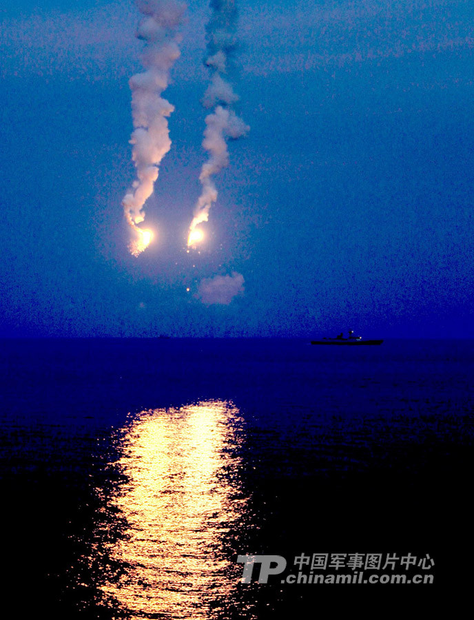 Pháo sáng diễn tập đêm