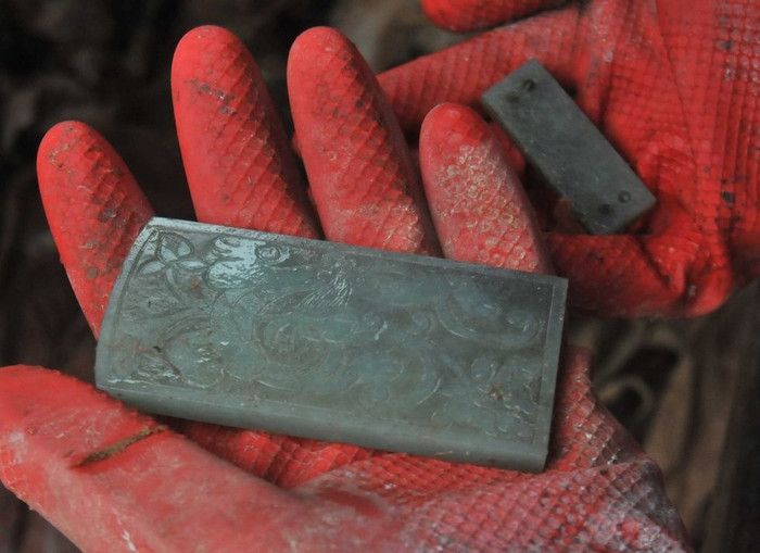 Thẻ bài làm bằng ngọc bích Thẻ bài làm bằng ngọc bích