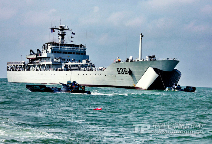 Chiến xa lội nước xuất kích Chiến xa lội nước xuất kích