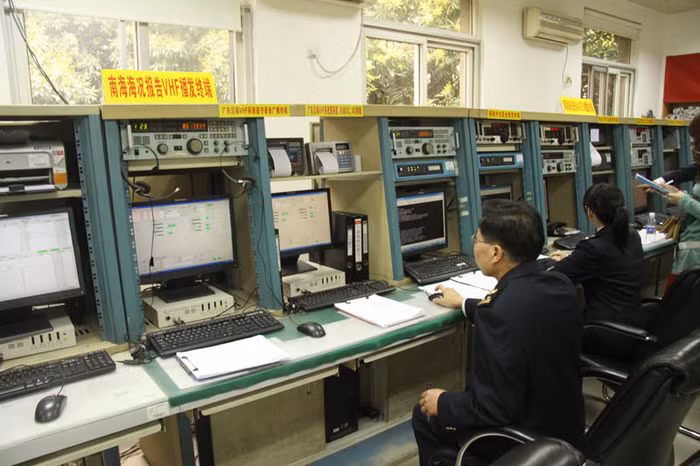 Cơ sở vật chất đài truyền hình bờ biển Quảng Châu được đầu tư khá hiện đại để tăng cường dự báo, hỗ trợ ngư dân và tàu thuyền Trung Quốc hoạt động trên biển Đông, trong đó không loại trừ cả những vùng tranh chấp hoặc thuộc chủ quyền nước khác