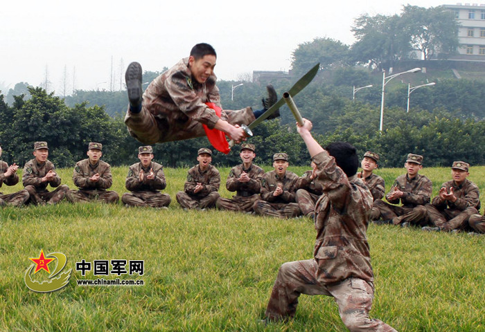 Đao - côn tỉ thí Đao - côn tỉ thí