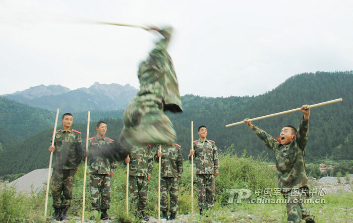 Kiểm tra côn pháp đối kháng Kiểm tra côn pháp đối kháng