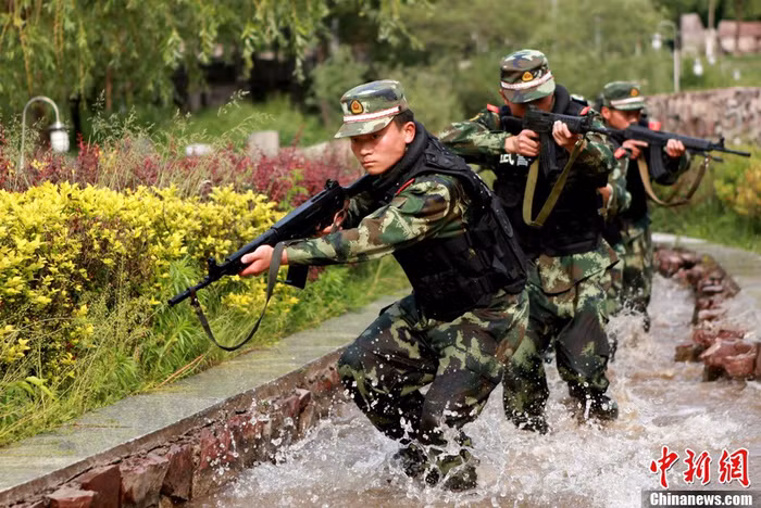 Diễn tập chống khủng bố, truy tìm tội phạm