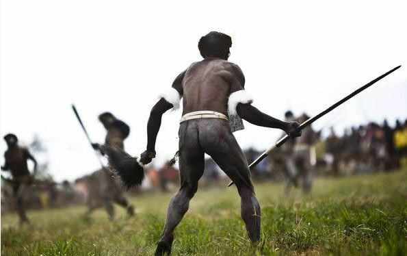 Diễn tập quân sự thổ dân Indonesia Diễn tập quân sự thổ dân Indonesia