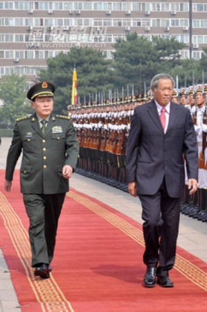 Trước và sau đối thoại Shangri-La, dường như Trung Quốc chỉ muốn "bàn riêng" với Singapore về vấn đề biển Đông, tránh "giáp mặt" Mỹ, Philippines trong diễn đàn quốc tế Trước và sau đối thoại Shangri-La, dường như Trung Quốc chỉ muốn "bàn riêng" với Singapore về vấn đề biển Đông, tránh "giáp mặt" Mỹ, Philippines trong diễn đàn quốc tế