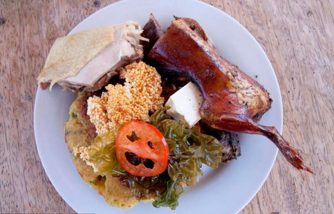 1/4 con chuột quay cho 1 suất ăn bình dân 1/4 con chuột quay cho 1 suất ăn bình dân