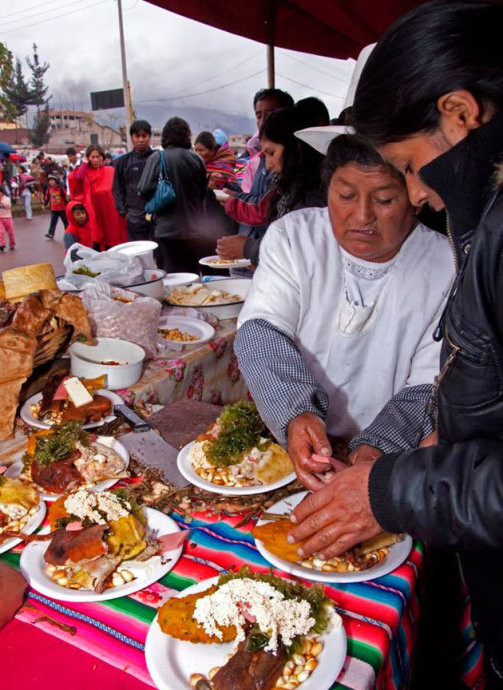 Các suất ăn có món thịt chuột được bán ở chợ Các suất ăn có món thịt chuột được bán ở chợ
