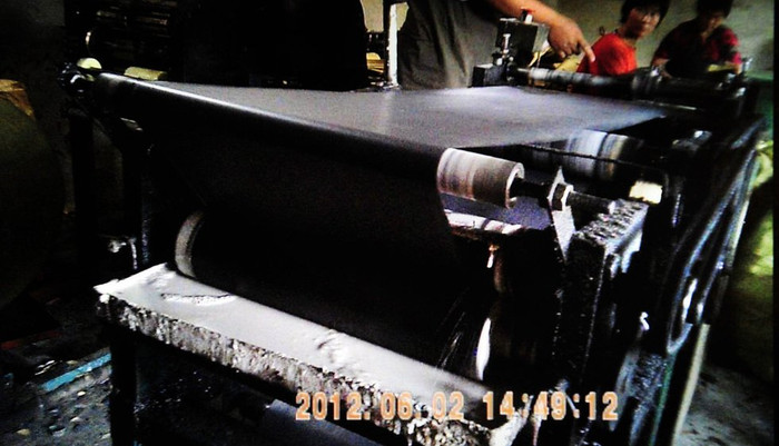 Máy cán vỏ túi tẩm thuốc trừ sâu dùng để bọc trái cây non >> XEM CHI TIẾT TẠI ĐÂY Máy cán vỏ túi tẩm thuốc trừ sâu dùng để bọc trái cây non >> XEM CHI TIẾT TẠI ĐÂY