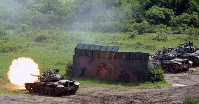 Hỏa lực tăng thiết giáp Đài Loan mở cửa đầu cầu