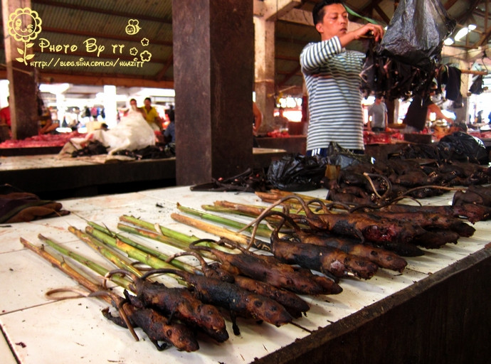 Chuột xiên que nướng, đặc sản của phiên chợ nhưng lại là nỗi khiếp sợ của không ít du khách Chuột xiên que nướng, đặc sản của phiên chợ nhưng lại là nỗi khiếp sợ của không ít du khách