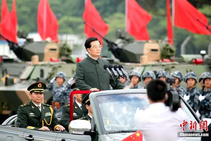 Ông Hồ Cẩm Đào duyệt đội ngũ Ông Hồ Cẩm Đào duyệt đội ngũ