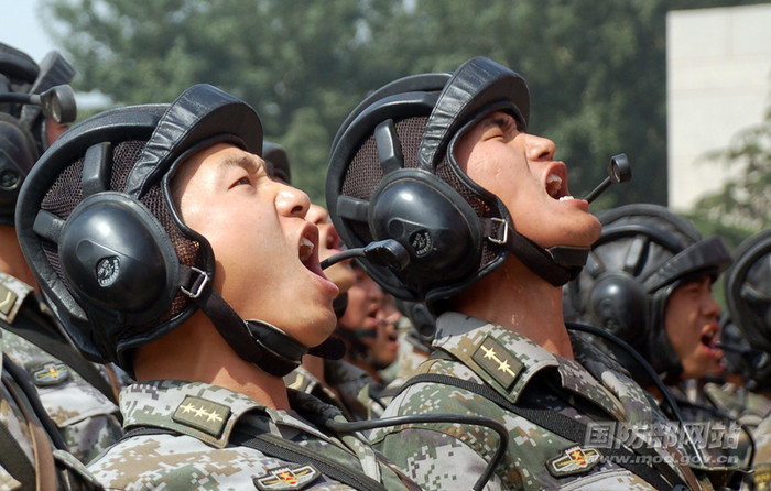 Lực lượng trung đoàn "Quả đấm thép" Trung Quốc biểu dương sức mạnh