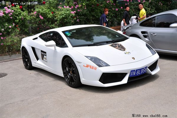 Không xe nào "đụng hàng" xe nào Không xe nào "đụng hàng" xe nào