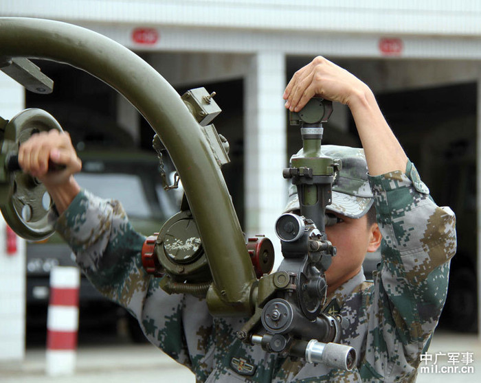 Thực hiện các thao tác kỹ thuật pháo binh