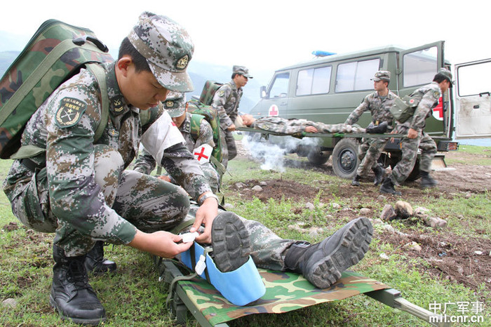 Thực hành huấn luyện cứu thương