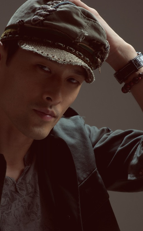 Chính môn võ thuật đã tạo cơ hội cho anh bước chân vào nghệ thuật thứ 7. Chính môn võ thuật đã tạo cơ hội cho anh bước chân vào nghệ thuật thứ 7.