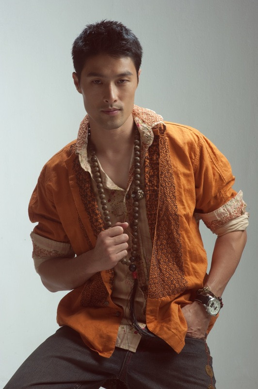 Khởi nghiệp, Trí Nguyễn đảm nhận vai trò đóng thế cho các diễn viên nổi tiếng Hollywood trong các pha diễn võ thuật nguy hiểm của loạt phim truyền hình mang tên “Motal Kombat Conquets”. Khởi nghiệp, Trí Nguyễn đảm nhận vai trò đóng thế cho các diễn viên nổi tiếng Hollywood trong các pha diễn võ thuật nguy hiểm của loạt phim truyền hình mang tên “Motal Kombat Conquets”.