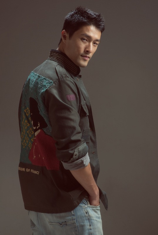 Xuất thân trong một gia đình có truyền thống võ thuật, từ nhỏ Trí Nguyễn đã được rèn luyện môn wushu. Xuất thân trong một gia đình có truyền thống võ thuật, từ nhỏ Trí Nguyễn đã được rèn luyện môn wushu.