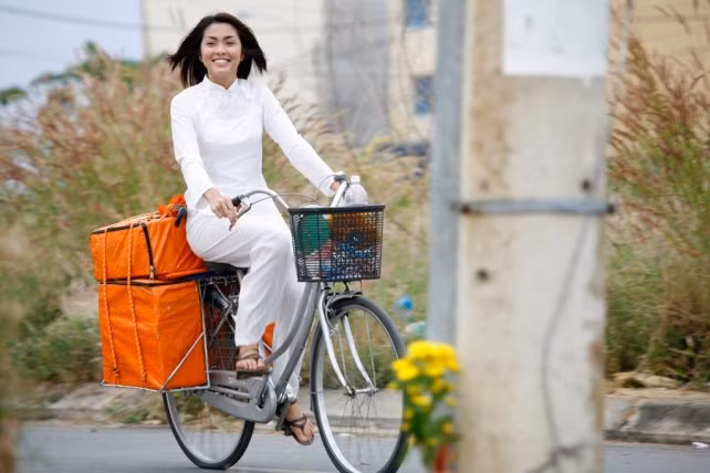 "Cô Trúc" Tăng Thanh Hà trong phim Bỗng dưng muốn khóc. >> Nhìn lại đường tình duyên Tăng Thanh Hà trước khi kết hôn