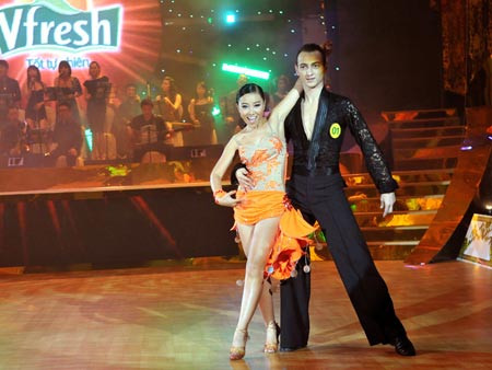 Đoan Trang tại Bước nhảy Hoàn vũ 2010. Mùa giải đầu tiên này, cô luôn bám đuổi gắt gao quán quân Ngô Thanh Vân. Đoan Trang tại Bước nhảy Hoàn vũ 2010. Mùa giải đầu tiên này, cô luôn bám đuổi gắt gao quán quân Ngô Thanh Vân.