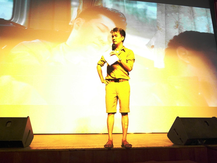 Vẻ mặt hài lòng của Mr Đàm khi một tiết mục đã trở nên hoàn hảo. Vẻ mặt hài lòng của Mr Đàm khi một tiết mục đã trở nên hoàn hảo.