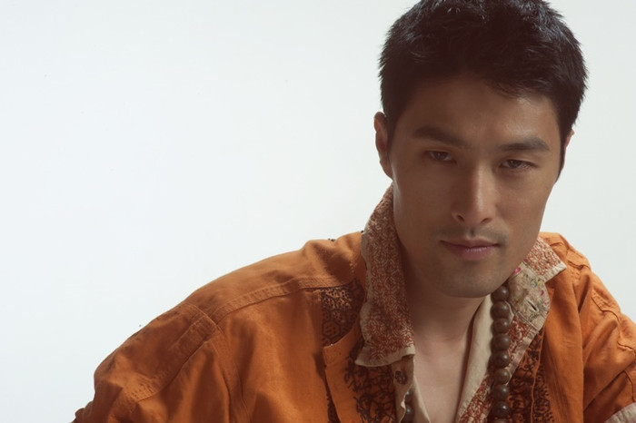 Cơ hội bước ra “ánh sáng” của Trí Nguyễn đã đến vào năm 2005, khi đoàn phim Tom-Yum-Goong cần tìm một diễn viên gốc Châu Á, biết võ thuật và Trí Nguyễn đã được chọn. Cơ hội bước ra “ánh sáng” của Trí Nguyễn đã đến vào năm 2005, khi đoàn phim Tom-Yum-Goong cần tìm một diễn viên gốc Châu Á, biết võ thuật và Trí Nguyễn đã được chọn.