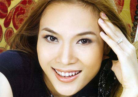 Fan của Mỹ Tâm đã phản ứng dữ dội khi Mỹ Tâm không được trao giải Nữ ca sĩ được yêu thích nhất tại giải HTV Award 2012. "Hoạ mi tóc nâu" đã gửi hai lá thư liên tiếp khuyên fan của mình bình tĩnh.... Fan của Mỹ Tâm đã phản ứng dữ dội khi Mỹ Tâm không được trao giải Nữ ca sĩ được yêu thích nhất tại giải HTV Award 2012. "Hoạ mi tóc nâu" đã gửi hai lá thư liên tiếp khuyên fan của mình bình tĩnh....