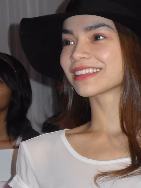 Và một nụ cười rất rạng rỡ.