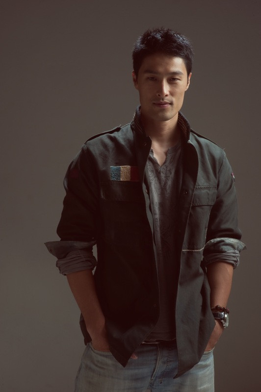 Trí Nguyễn sang Mỹ từ lúc mới 9 tuổi. Trí Nguyễn sang Mỹ từ lúc mới 9 tuổi.