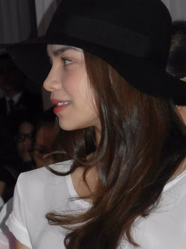 “Bà mẹ một con” này có vẻ đẹp thật rạng rỡ….