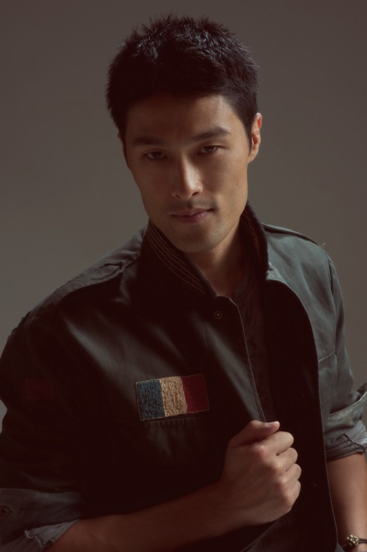 Anh cũng được ông nội mình, võ sư Nguyễn Chánh Minh, truyền đạt lại những bài quyền được ông gom nhặt, chắt lọc khắp Nam Kỳ, Lục Tỉnh trong những năm 30. Những đường quyền này được ông nội Trí Nguyễn đặt tên là Liên Phong. Anh cũng được ông nội mình, võ sư Nguyễn Chánh Minh, truyền đạt lại những bài quyền được ông gom nhặt, chắt lọc khắp Nam Kỳ, Lục Tỉnh trong những năm 30. Những đường quyền này được ông nội Trí Nguyễn đặt tên là Liên Phong.