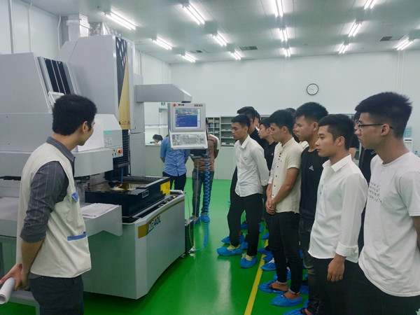 Chỉ thị số 21/CT-TW của Ban Bí thư về tiếp tục đổi mới, phát triển và nâng cao chất lượng giáo dục nghề nghiệp đến năm 2030, tầm nhìn đến năm 2045. Ảnh minh họa: Trường Đại học Sao Đỏ Chỉ thị số 21/CT-TW của Ban Bí thư về tiếp tục đổi mới, phát triển và nâng cao chất lượng giáo dục nghề nghiệp đến năm 2030, tầm nhìn đến năm 2045. Ảnh minh họa: Trường Đại học Sao Đỏ