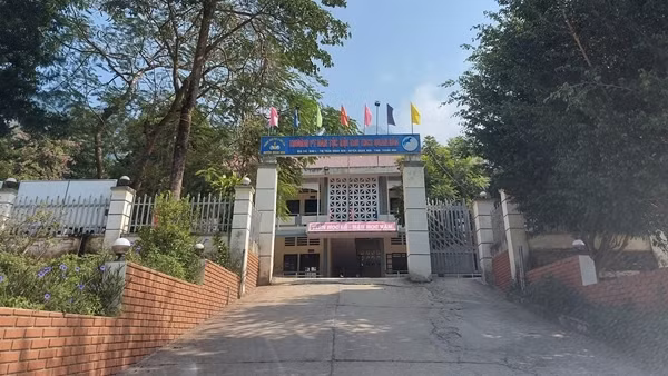 Năm học 2022 - 2023, Trường Phổ thông Dân tộc nội trú Quan Hóa tuyển sinh 60 học sinh vào lớp 6 nhưng chỉ có 17/60 em đúng đối tượng. Ảnh: CAND