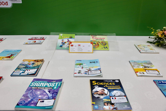 Khu vực trưng bày và giới thiệu sách giáo khoa của một số quốc gia trong khu vực và trên thế giới, như: Lào, Thái Lan, Malaysia, Nhật Bản, Hàn Quốc, Trung Quốc, Pháp, Nga, Anh...