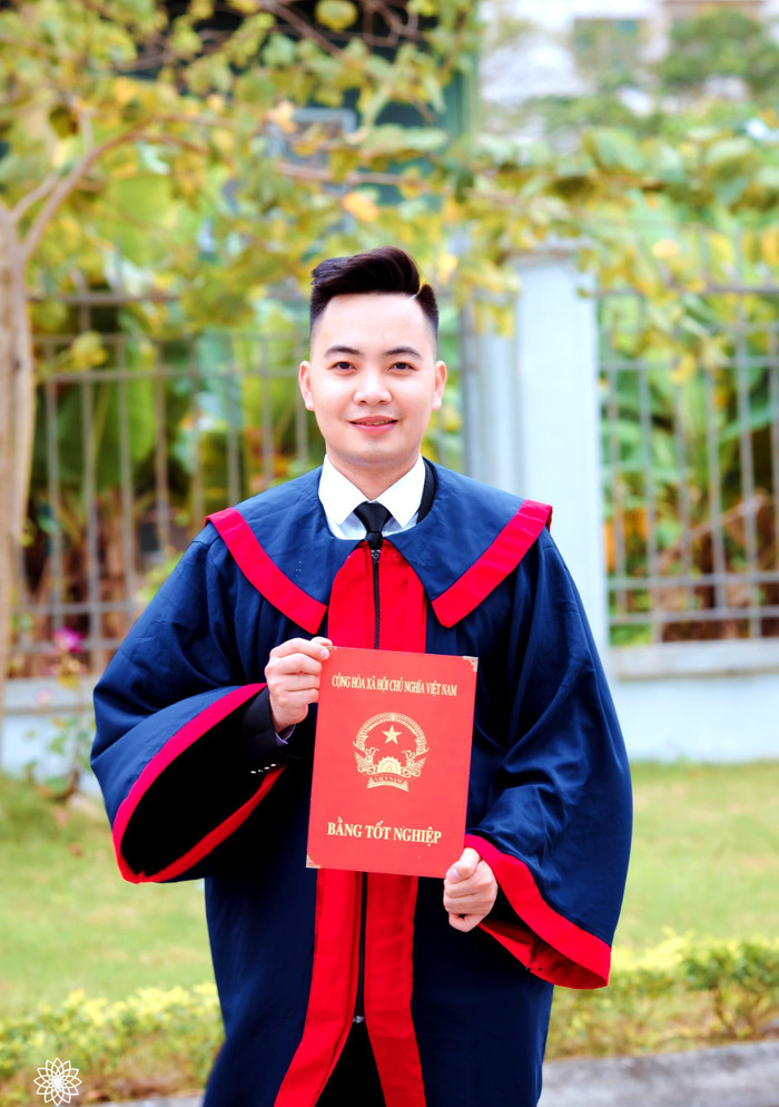 Với điểm trung bình học tập 3.63/4.0, Hoàng Minh Tâm trở thành thủ khoa đầu ra của Trường Đại học Nội vụ Hà Nội. (Ảnh: Nhân vật cung cấp) Với điểm trung bình học tập 3.63/4.0, Hoàng Minh Tâm trở thành thủ khoa đầu ra của Trường Đại học Nội vụ Hà Nội. (Ảnh: Nhân vật cung cấp)