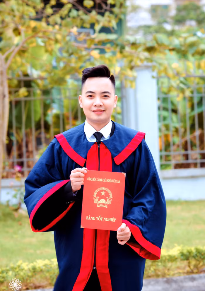 Với điểm trung bình học tập 3.63/4.0, Hoàng Minh Tâm trở thành thủ khoa đầu ra của Trường Đại học Nội vụ Hà Nội. (Ảnh: Nhân vật cung cấp)