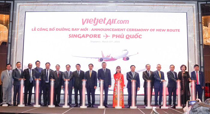 Nghi thức công bố mở đường bay thẳng Singapore – Phú Quốc của Vietjet, khai thác từ tháng 5/2025. Photo 4.jpg