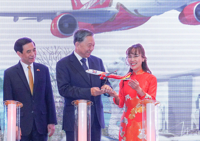 Tổng Bí thư Tô Lâm chúc mừng đường bay mới Singapore – Phú Quốc của Vietjet. Photo 2.jpg