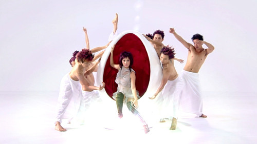 Hồng Nhung đầu tư khá mạnh tay cho MV lần này Hồng Nhung đầu tư khá mạnh tay cho MV lần này